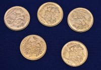 Lot 152 - Five George V gold half sovereigns, all 1913.