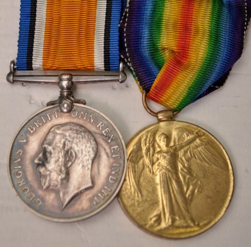 Lot 95 - A pair of WWI General Service Medals awarded...