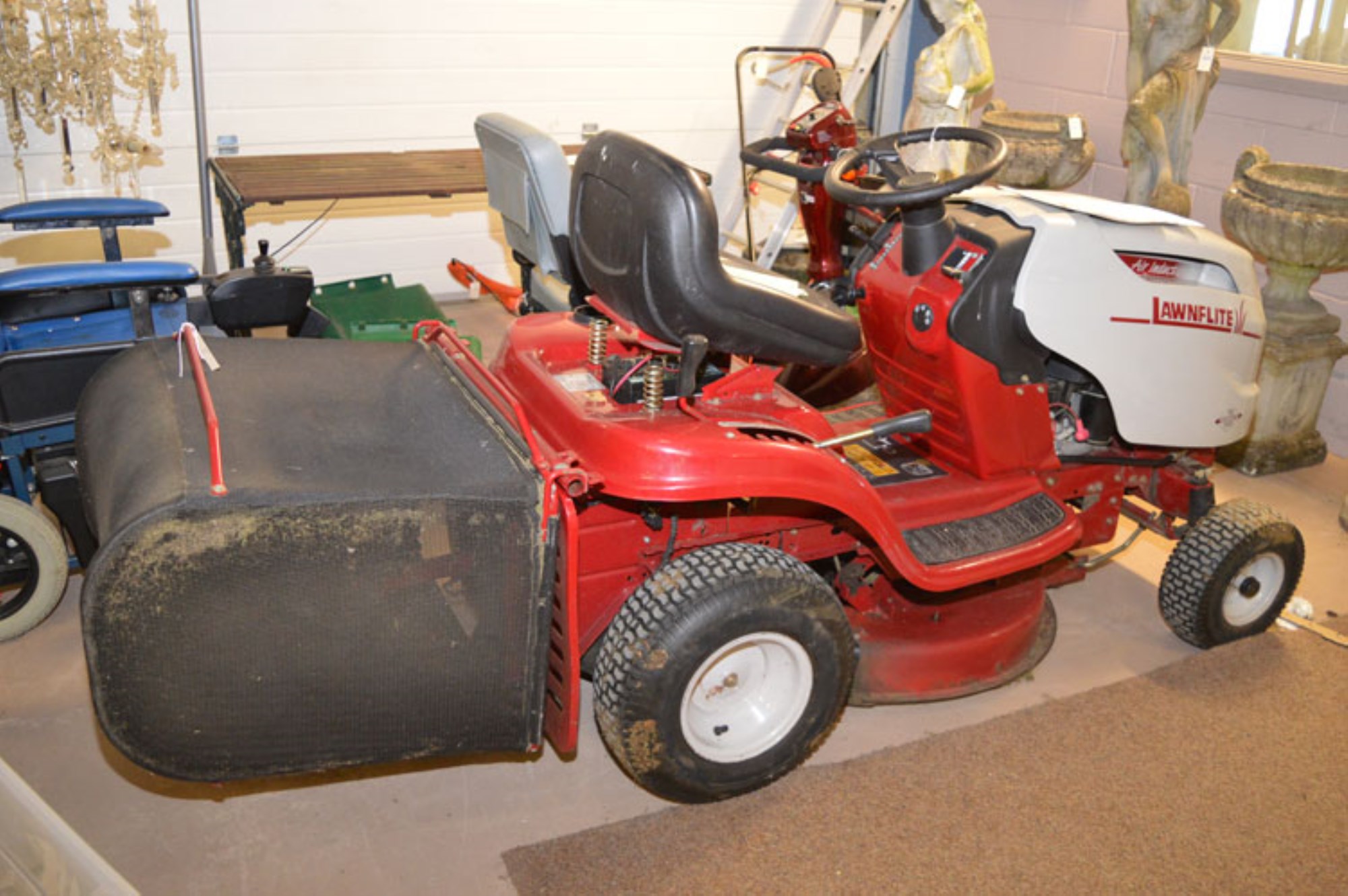 Lot 870 - A Lawnflite Transmatic Lawn Tractor Series