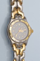 Lot 817 - Tag Heuer: a lady's stainless steel centre...