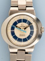 Lot 820 - Omega: a lady's stainless steel Dynamic...