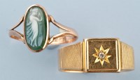 Lot 896 - An early 20th Century cameo ring, the...