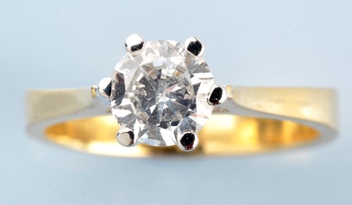 Lot 898 - A single stone diamond ring, the brilliant cut...