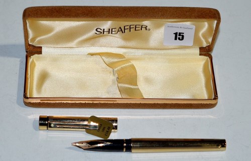 Lot 15 - A Sheaffer Targa 1005 fountain pen, in gold...
