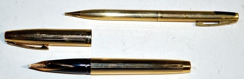 Lot 28 - A Sheaffer fountain pen, in gold electro...