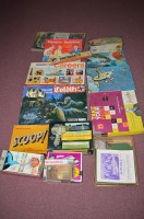Lot 338 - A quantity of boxed toys, including: Escape...