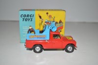 Lot 341 - Corgi Toys Chipperfields Circus Land Rover...
