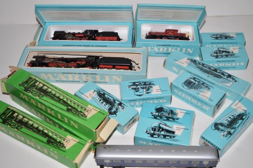 Lot 352 - A collection of Marklin railway models,...