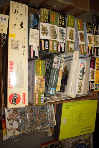 Lot 1015 - Military interest model kits, by: Airfix;...