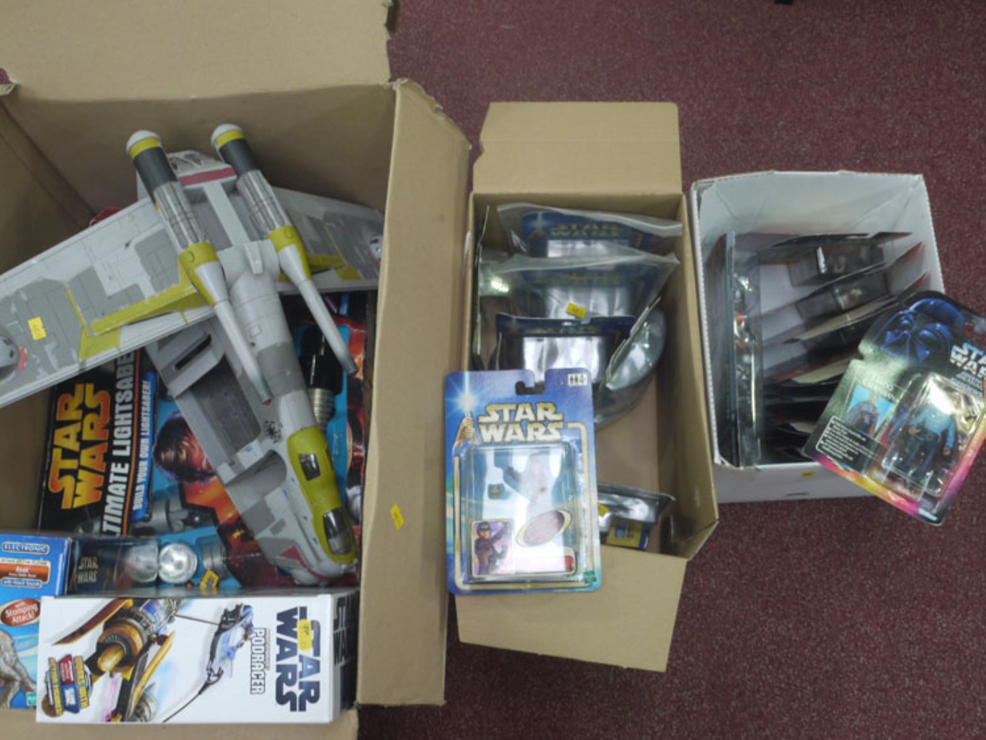 Lot 10 A large collection of Star Wars toys and