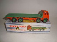 Lot 192 - A Dinky Toys Foden flat truck, 902, with...