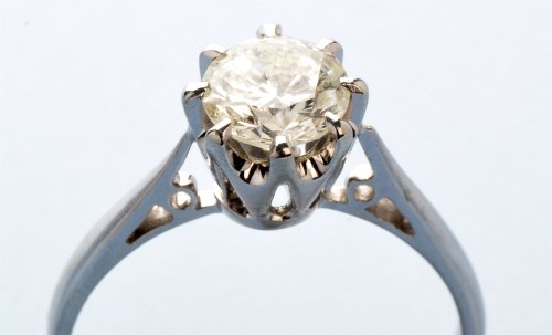 Lot 743 - A single stone diamond ring, the brilliant cut...