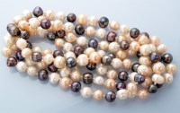 Lot 750 - A 20th Century vari-coloured cultured pearl...