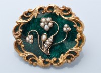 Lot 811 - A Victorian pearl, diamond, enamel and yellow...