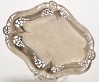 Lot 816 - A George VI cake basket, by Viners, Sheffield...