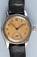 Lot 927 - Rolex Oyster: a boy's size stainless steel...