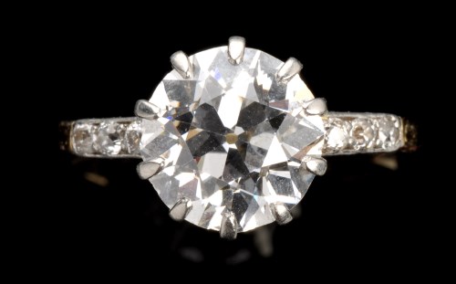 Lot 960 - A single stone diamond ring, the brilliant cut...
