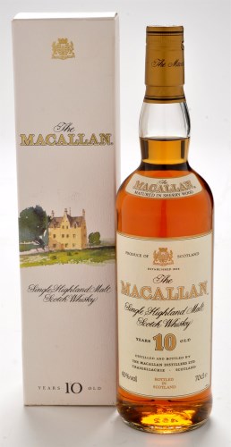 Lot 1140 - A bottle of Macallan 10 year old single...