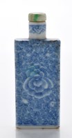 Lot 557 - Blue and white rectangular 'floral' snuff...