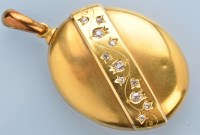 Lot 1278 - A Victorian diamond and yellow metal oval...