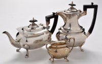 Lot 474 - George V three-piece part tea service, by...