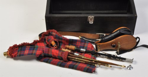 Lot 788 - A 20th Century set of Northumbrian small pipes,...