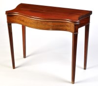 Lot 952 - An early 20th Century mahogany serpentine...