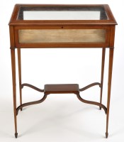 Lot 1181 - An Edwardian inlaid mahogany bijouterie table,...