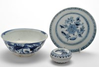 Lot 145 - Small Chinese blue and white dish, bowl and...