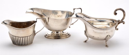 Lot 626 - A George V sauce boat, by Deakin & Francis,...