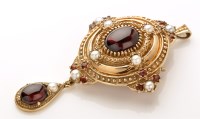 Lot 771 - A 20th Century holbinesque brooch/pendant, the...