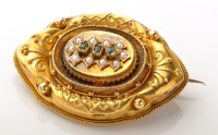 Lot 789 - A Victorian Etruscan style yellow metal,...