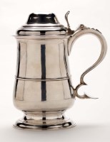 Lot 567 - A George III lidded tankard, by John Langlands...