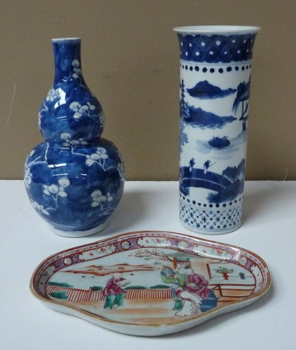 Lot 22 - Three pieces of Chinese porcelain, an 18th...