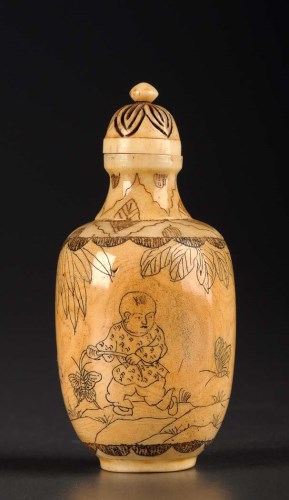 Lot 47 - An ivory snuff bottle, of baluster vase form,...