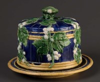Lot 131 - A Majolica cheese dish, moulded with hop...