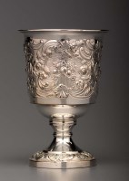 Lot 713 - A George IV cup, by Rebecca Emes and Edward...