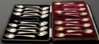 Lot 726 - A part set of eleven Edwardian teaspoons and a...