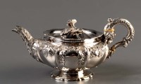 Lot 757 - A George IV teapot, by William Eley II, London...