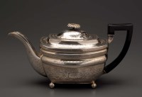 Lot 769 - A George III teapot, by David Darling,...