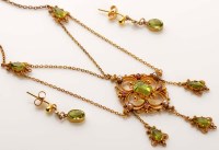 Lot 909 - A peridot, ruby and pearl necklace, c.1900,...