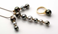 Lot 951 - A South Sea cultured pearl necklace, composed...