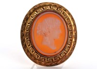 Lot 1001 - A Victorian hardstone cameo and gold brooch, c....