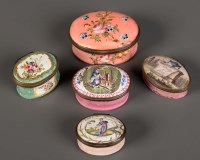 Lot 1117 - A group of five 18th Century enamel patch...