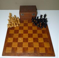 Lot 1122 - A Staunton style chess set, kings 3 1/4in....