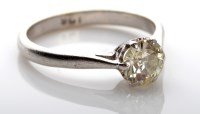 Lot 1069 - A single stone diamond ring, the old brilliant...