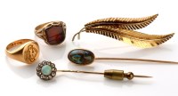 Lot 883 - A quantity of jewellery, to include: an opal...