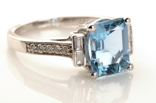 Lot 756 - An aquamarine and diamond ring, the...