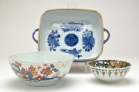 Lot 458 - Chinese blue and white tureen base, Fitzhugh...