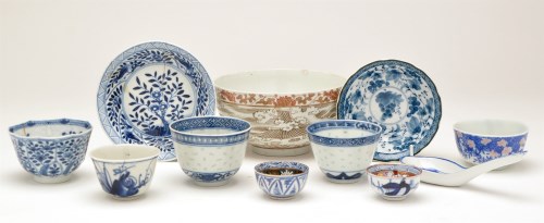 Lot 492 - Japanese Arita ware gold 'Imari' bowl,...